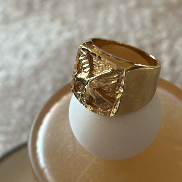 Vanessa Mooney Eagle Gold Ring 8 - Picture 4 of 5